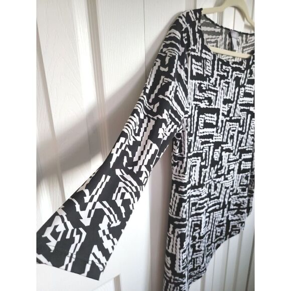 Chico's Travelers 2 Black White Geometric Asymmetrical Blouse‎ Tunic Size 2 (L) - Picture 3 of 4